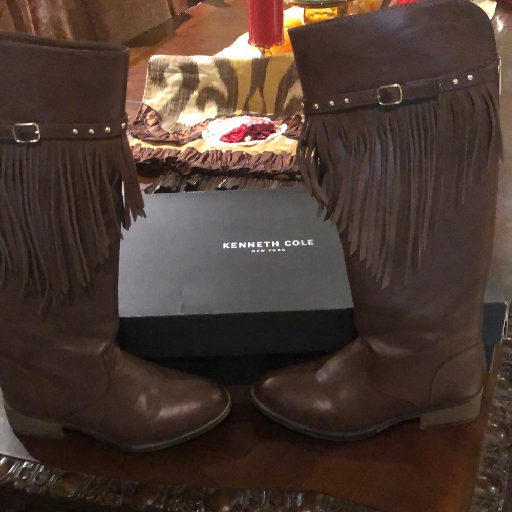 Kenneth Cole Girls fringe boots